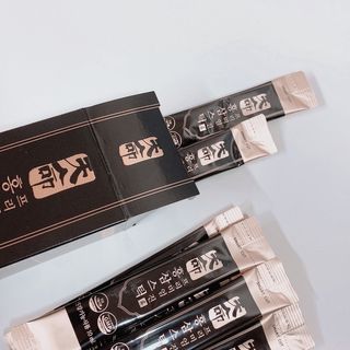 헬스업_천명진프리미엄홍삼스틱_10ml x 30포 — 5점을 준 리뷰어가 2021년 2월 올린 사용 사진