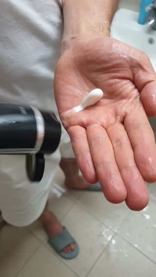 [갸스비] 지성 남성을 위한 포어케어 클렌징폼 — 5점을 준 리뷰어가 2021년 8월 올린 사용 사진