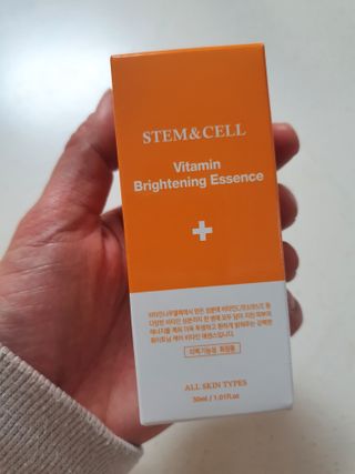 체르엠 스템앤셀 비타민 브라이트닝 에센스 30ml 1개 — 5점을 준 리뷰어가 2022년 3월 올린 사용 사진