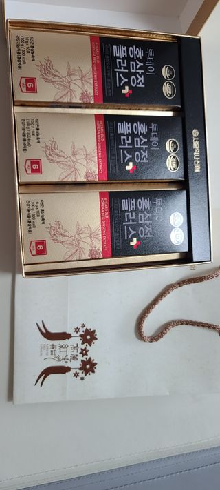 서울약사신협_투데이홍삼정플러스스틱_10g x 30포 — 5점을 준 리뷰어가 2021년 6월 올린 사용 사진
