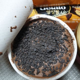 롯데제과 본젤라또 비스킷&바닐라카라멜바, 본젤라또 베리쇼콜라컵 — 4점을 준 리뷰어가 2021년 11월 올린 사용 사진