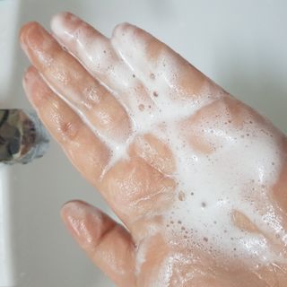바디셀런스 벤토나이트 데일리 약산성 딥클렌징폼 120ml — 5점을 준 리뷰어가 2021년 12월 올린 사용 사진