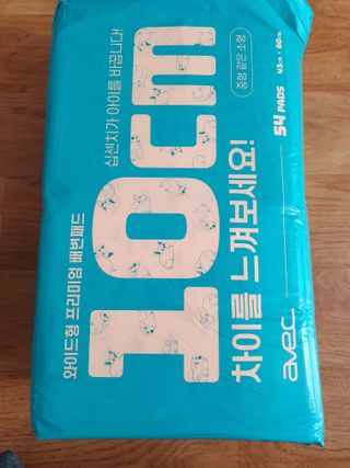아베크 펫 와이드 프리미엄 중형 애견 강아지 배변 패드 54매 1팩 45g — 5점을 준 리뷰어가 2021년 7월 올린 사용 사진