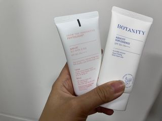 보타니티 촉촉수분자차 아쿠아핏 선 에센스 50ml + 보송톤업자차 징크 선 로션 50ml SPF50+ PA++++ (4/25) — 5점을 준 리뷰어가 2022년 5월 올린 사용 사진