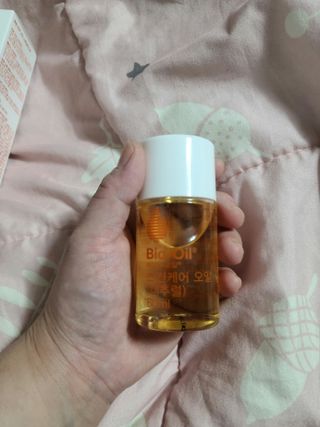 바이오오일 [바이오-오일] 스킨케어 오일 내추럴 60ml — 5점을 준 리뷰어가 2021년 11월 올린 사용 사진