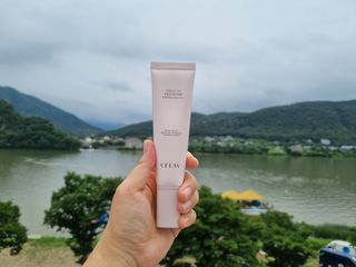 프리마인 선크림만 바꿨을 뿐인데 매일 물 2L챙겨먹고 기초케어 완벽하게 한 물빛피부 완성,셀라브UV프로텍터 — 5점을 준 리뷰어가 2023년 7월 올린 사용 사진