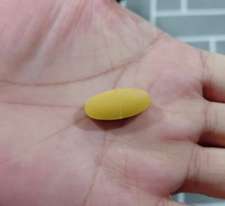 Swisse 스위스 고함량 밀크씨슬 35,000mg 60정 — 5점을 준 리뷰어가 2021년 11월 올린 사용 사진