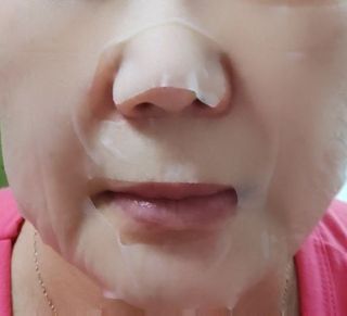 Dr.느루벗 느루벗 EGF FGF 스킨 리커버리 마스크 10장 — 5점을 준 리뷰어가 2021년 4월 올린 사용 사진