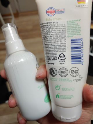 mom e 맘이 내추럴 베이비 케어 크림+바디오일 — 5점을 준 리뷰어가 2021년 1월 올린 사용 사진