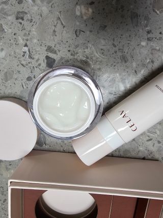 프리마인 바르기만 하면 철벽 스킨케어+24시간 마스크팩 효과. 셀라브 리제너레이팅 시스템 부스터+크림 세트 — 5점을 준 리뷰어가 2023년 8월 올린 사용 사진