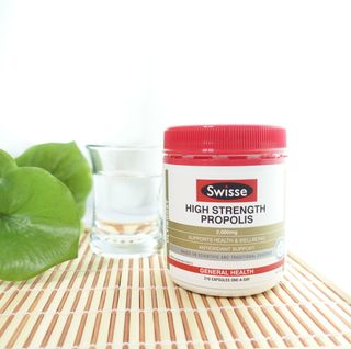 Swisse 스위스 고함량 프로폴리스 2,000mg 210정 — 5점을 준 리뷰어가 2021년 5월 올린 사용 사진