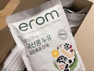 이롬 황성주 박사의 국산콩 두유 검은콩과 17곡 프리미엄 — 5점을 준 리뷰어가 2021년 5월 올린 사용 사진