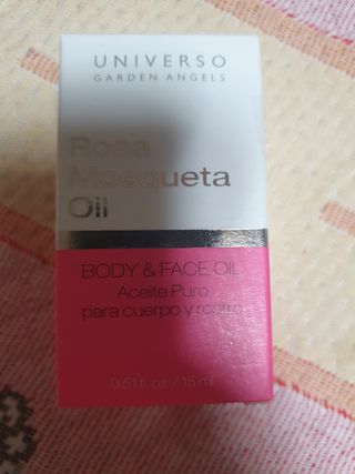 유니베르소 로즈힙 오일 15ml — 5점을 준 리뷰어가 2021년 8월 올린 사용 사진