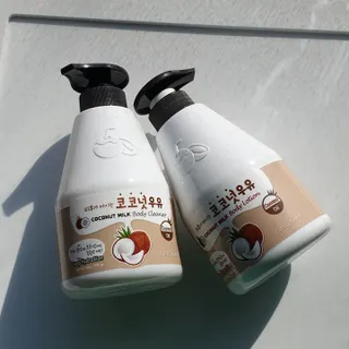 [과일나라] 피부가 마시는 코코넛우유 바디클렌저&바디로션 — 4.5점을 준 리뷰어가 2022년 3월 올린 사용 사진