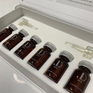 제이앤디바이오 앙코르 블랑 브라이트닝 앰플 — 5점을 준 리뷰어가 2022년 2월 올린 사용 사진