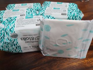 나무드 [데이위드] 국내생산 생리대 가벼운 초 슬림핏 프레쉬 씬 순면커버 생리대 10개입X1팩 — 5점을 준 리뷰어가 2021년 10월 올린 사용 사진