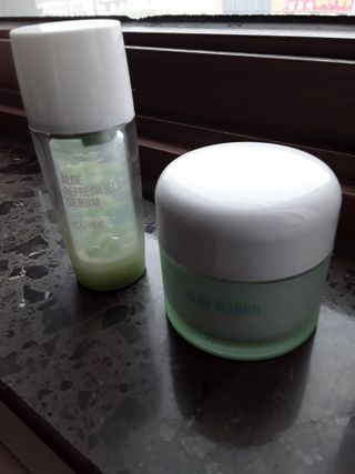 김정문알로에 큐어 큐어 알로에 리프레쉬 젤리 세럼, 큐어 알로에 하이드로 젤리 크림 — 5점을 준 리뷰어가 2021년 3월 올린 사용 사진