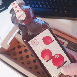 [바이윙클] 페르시아 유기농 석류 착즙주스 750ml 2병 + 선물박스 세트 — 5점을 준 리뷰어가 2022년 3월 올린 사용 사진