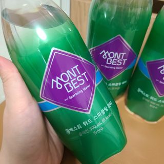 몽베스트 Montbest with Sparkling water Plain 20병 — 5점을 준 리뷰어가 2021년 11월 올린 사용 사진