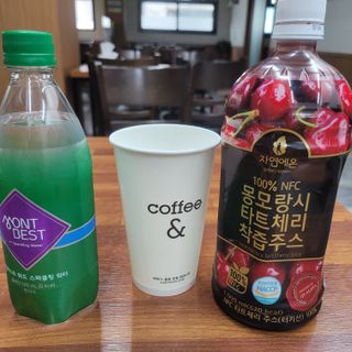 몽베스트 Montbest with Sparkling water Plain 20병 — 5점을 준 리뷰어가 2021년 10월 올린 사용 사진