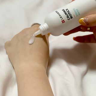 리더스코스메틱 리더스 카밍 바이오틱스 에센스 워터 — 5점을 준 리뷰어가 2021년 5월 올린 사용 사진