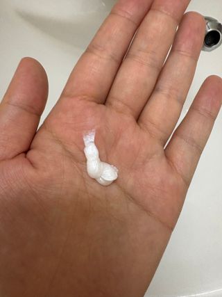 나우 [리브엠] 화해 1등 각질 클렌저! 시카좀 카밍 딥 클렌징 폼 — 5점을 준 리뷰어가 2025년 6월 올린 사용 사진