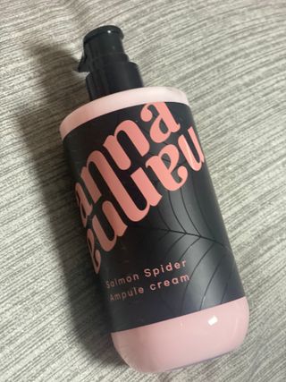 난나 살몬 스파이더 검버섯 미백 톤업 화이트닝 연어 앰플 크림 300ml 대용량 — 5점을 준 리뷰어가 2022년 8월 올린 사용 사진