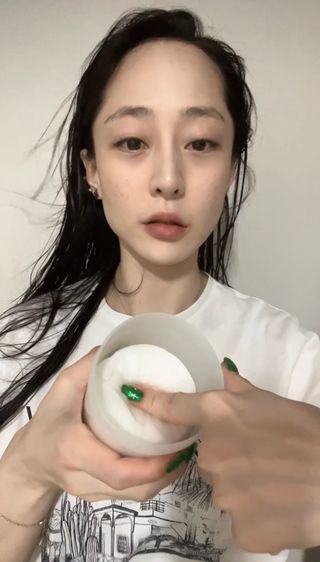 웰더마 프리미엄 콜라겐 하이드로 토너 패드 60매/1개 — 5점을 준 리뷰어가 2025년 7월 올린 사용 사진