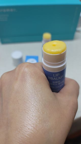 [립빠미] 립앤칙스 멀티밤 + 베리어립밤 2종 — 4점을 준 리뷰어가 2021년 8월 올린 사용 사진