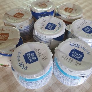 매일바이오 그릭요거트 오리지널 플레인 4개, 로스터리 커피믹스 4개 — 4.5점을 준 리뷰어가 2021년 12월 올린 사용 사진