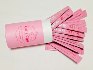 페페로니 잘 먹는 캣츄 - 알래스카 연어 24개입 — 5점을 준 리뷰어가 2021년 7월 올린 사용 사진