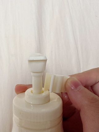 [카프리나]프레쉬 산양밀크 어메이징 바디로션 350ml (시어버터 향) — 5점을 준 리뷰어가 2023년 6월 올린 사용 사진
