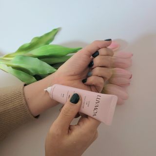 러브모아 향수 고체향수 승무원 고체향수 바르는 향수 니치향수 도손 우드세이지 앤 씨솔트 — 4점을 준 리뷰어가 2022년 12월 올린 사용 사진