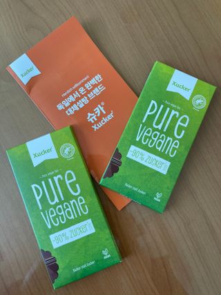 당류2g 자일리톨로 단맛을낸 슈카 퓨어비건 무설탕초콜릿 Xucker vegan 2개입 — 5점을 준 리뷰어가 2021년 4월 올린 사용 사진