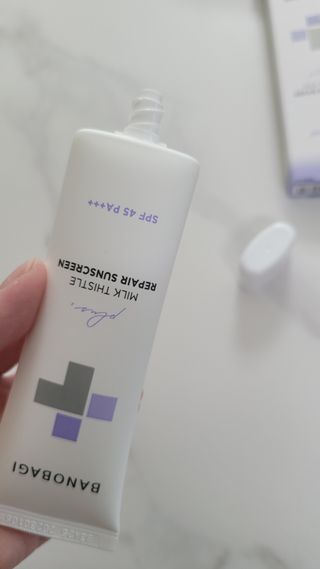 바노바기 코스메틱 바노바기 밀크씨슬 리페어 시카 선스크린 플러스 50ml — 5점을 준 리뷰어가 2023년 3월 올린 사용 사진