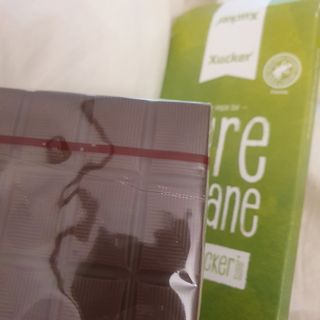 당류2g 자일리톨로 단맛을낸 슈카 퓨어비건 무설탕초콜릿 Xucker vegan 2개입 — 5점을 준 리뷰어가 2021년 4월 올린 사용 사진