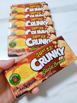 롯데제과 크런키 갈릭브레드 — 1점을 준 리뷰어가 2021년 10월 올린 사용 사진