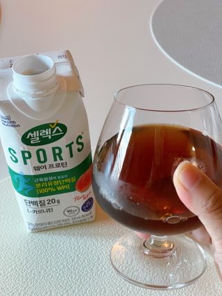 셀렉스스포츠 셀렉스 스포츠 웨이 프로틴 복숭아_ 330ml x 12팩 — 4.5점을 준 리뷰어가 2021년 11월 올린 사용 사진