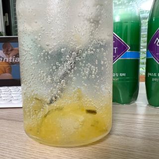 몽베스트 Montbest with Sparkling water Plain 20병 — 5점을 준 리뷰어가 2022년 6월 올린 사용 사진