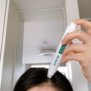 바이브랩 [탈모증상완화] 헤어라인 눈썹 두피앰플 — 5점을 준 리뷰어가 2022년 3월 올린 사용 사진