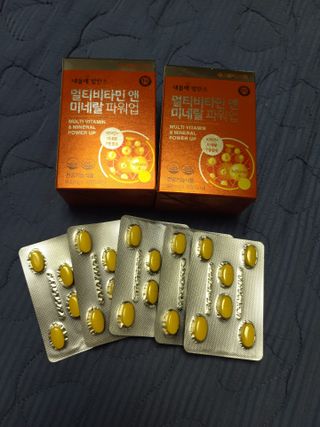 서울약사신협_내몸애발란스멀티비타민앤미네랄파워업_800mg x 90정 — 5점을 준 리뷰어가 2021년 8월 올린 사용 사진