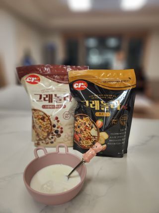 씨알푸드 씨알로 그래놀라 2종 후르츠+크랜베리 아몬드 — 5점을 준 리뷰어가 2022년 7월 올린 사용 사진