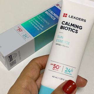 리더스코스메틱 리더스 카밍 바이오틱스 선 에센스 SPF 50+ PA++++ — 5점을 준 리뷰어가 2022년 8월 올린 사용 사진