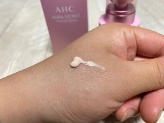 AHC 아우라 시크릿 톤업 벨벳 — 4점을 준 리뷰어가 2021년 4월 올린 사용 사진