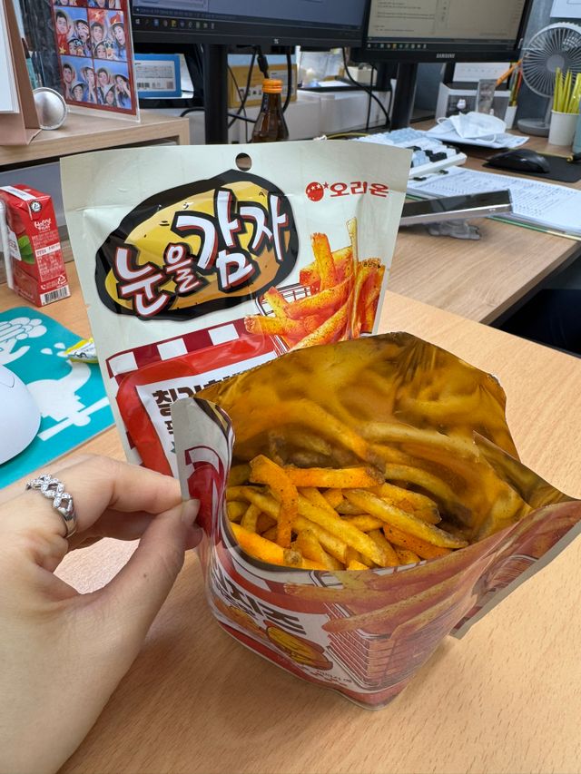 눈을감자 칠리치즈 프라이즈맛 리뷰 사진
