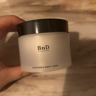 비엔디 2NOW[한글]]BnD 바디 미백 겨드랑이 크림 — 4.5점을 준 리뷰어가 2025년 1월 올린 사용 사진