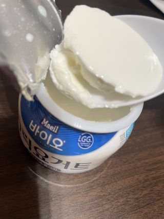 매일바이오 그릭요거트 오리지널 플레인 4개, 로스터리 커피믹스 4개 — 5점을 준 리뷰어가 2021년 12월 올린 사용 사진