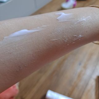 셀프 모이스처라이징 프로텍션 크림 셀프 모이스처라이징 프로텍션크림 — 5점을 준 리뷰어가 2022년 4월 올린 사용 사진