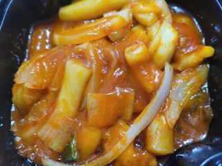 한성기업 무볼레 닭떡볶이+해물떡볶이 2종 세트 — 5점을 준 리뷰어가 2021년 10월 올린 사용 사진