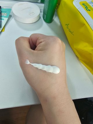 바노바기 코스메틱 바노바기 밀크씨슬 리페어 시카 선스크린 플러스 50ml — 5점을 준 리뷰어가 2023년 3월 올린 사용 사진